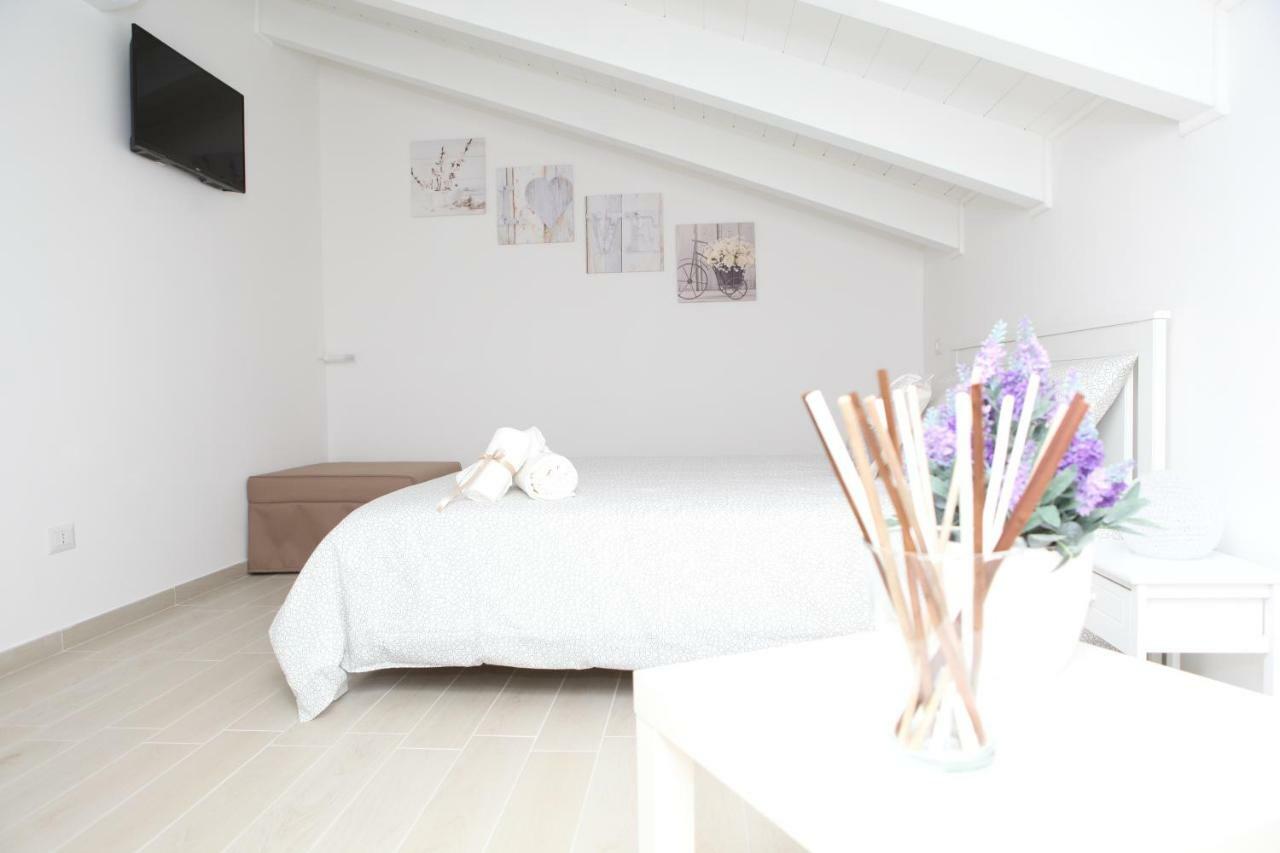 Rosy House - Hospitality Apartment Пимонте Екстериор снимка